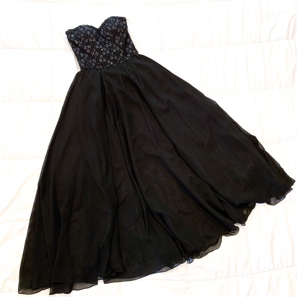 🔥 Serena London Formal Gown
